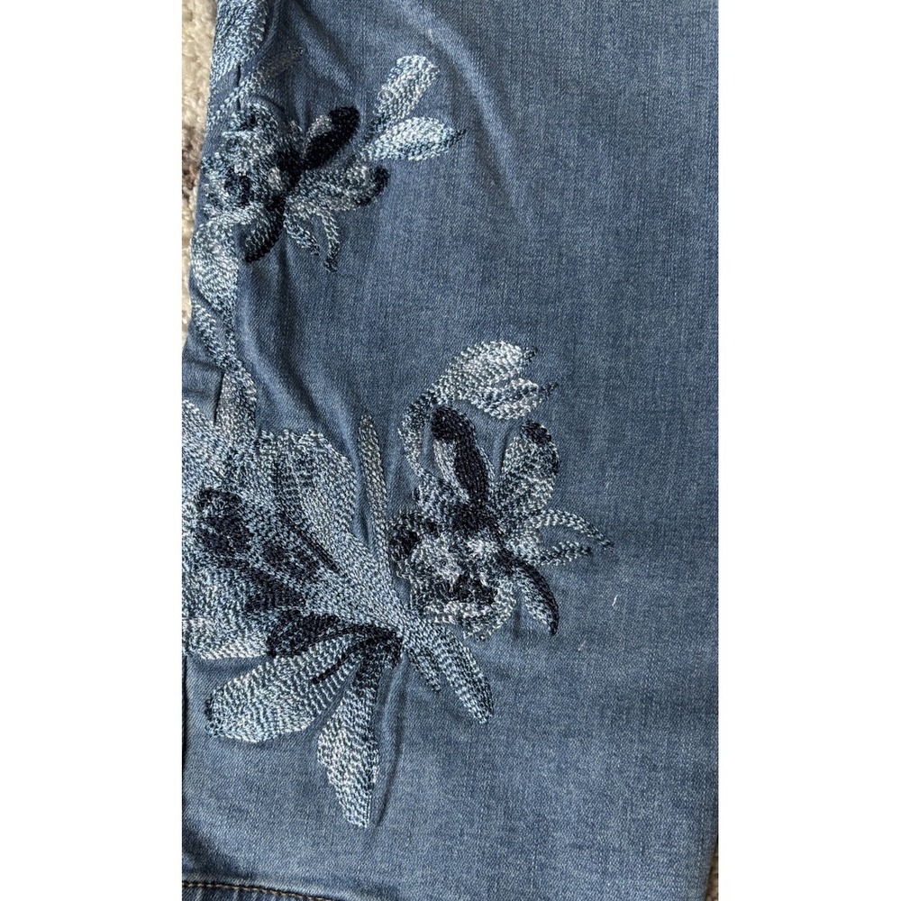 Chico's Perfect Stretch Girlfriend Slim Leg Ankle Jeans Embroidered Size 3 (16) - Picture 2 of 4